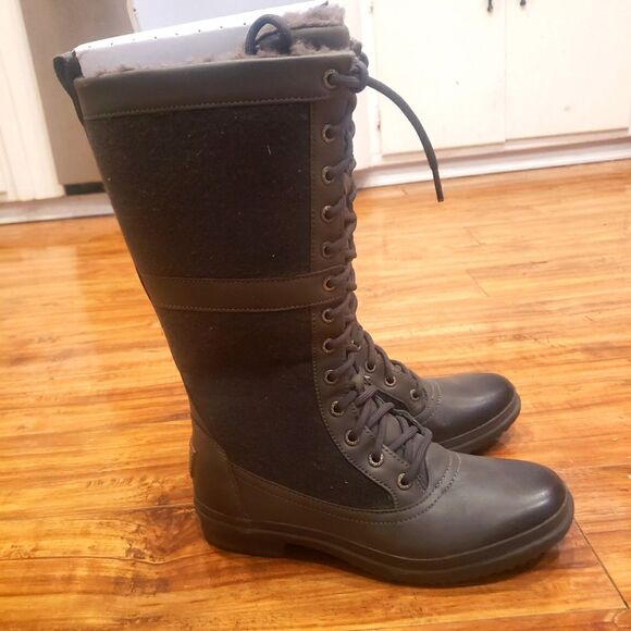 Women's UGG NWOT Elvira Army Green Zip Up Winter Cold Weather Shin Boots SZ 6.5 - Picture 1 of 11